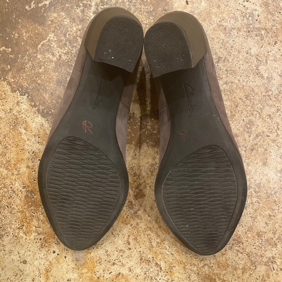 Clark’s grey heels - Picture 7 of 8